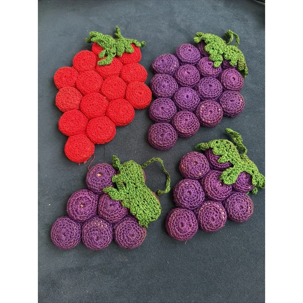 Lot Of 4 Vtg Handmade Crochet And Bottlecap Cork‎ Grape Trivets Purple And Red